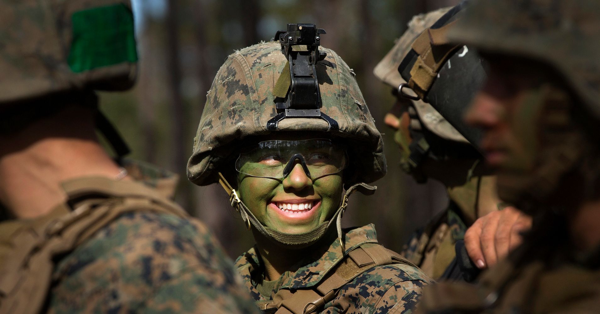 33 Powerful Photos Of Military Women Serving Their Country | HuffPost