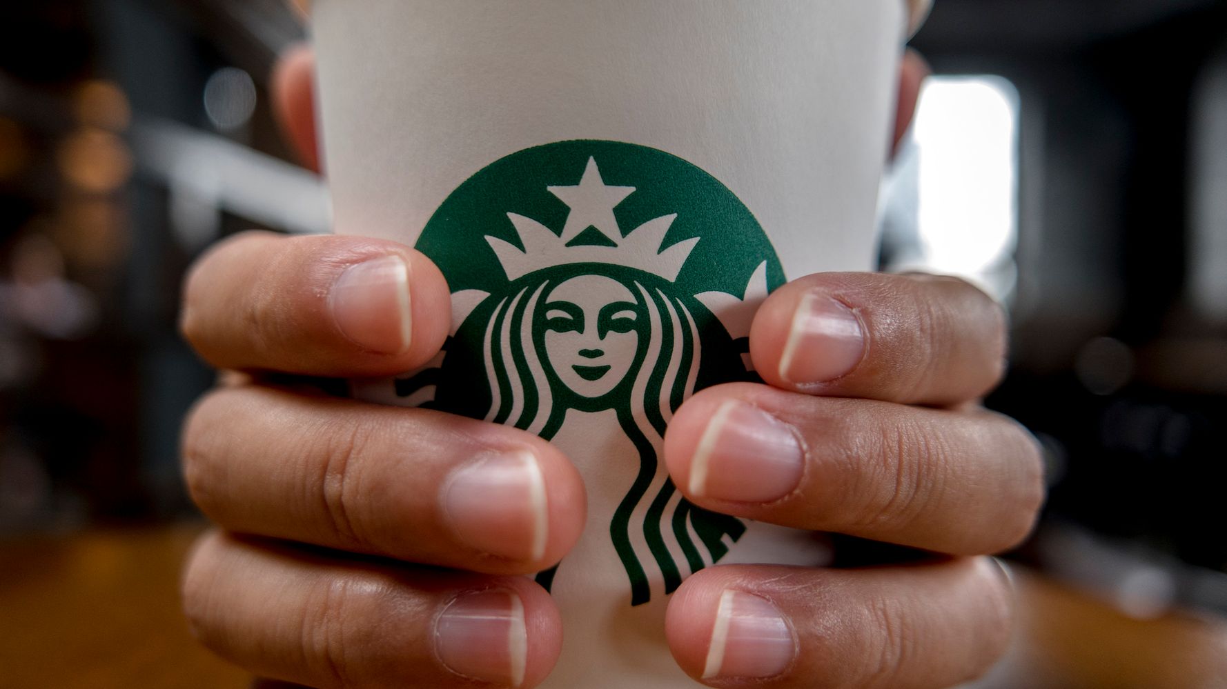 Starbucks Plans to Send Its Employees to College for Free – Be Legendary