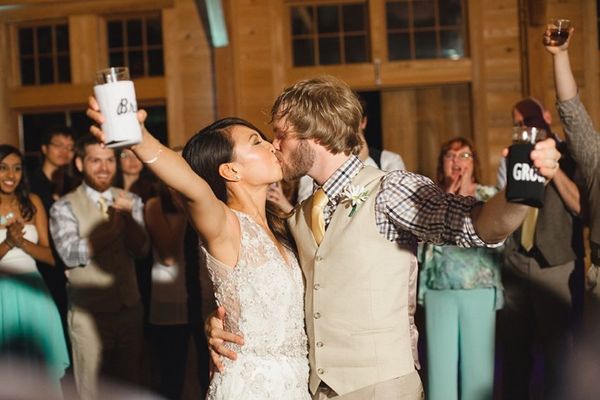 20 Photos That Perfectly Sum Up The End Of The Wedding Night Huffpost 