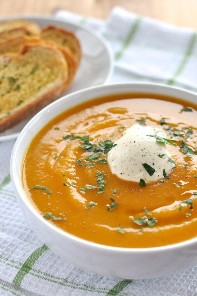 This 15 Minute Pumpkin Soup Recipe Is A Dinnertime Hero HuffPost   564354b5180000a7003046b8 