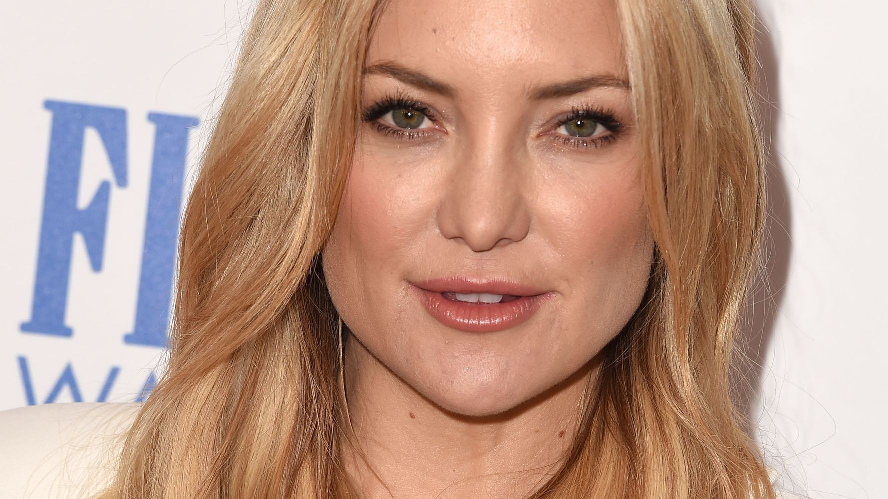 Kate Hudson Shares Cheeky Bikini Photo To Help You Wake Up | HuffPost