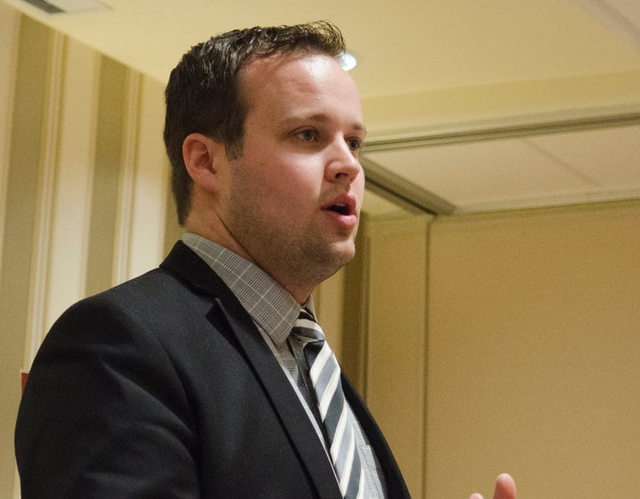 Porn Star Sues Josh Duggar For Assault And Battery Huffpost Entertainment 3539