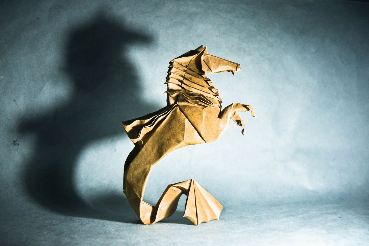 Origami Hippocampus, design by Román Dí­az