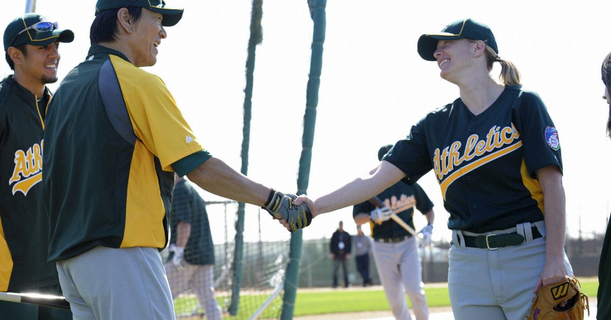 Little League star Mo'ne Davis donating jersey to Baseball Hall of Fame -  CBS News