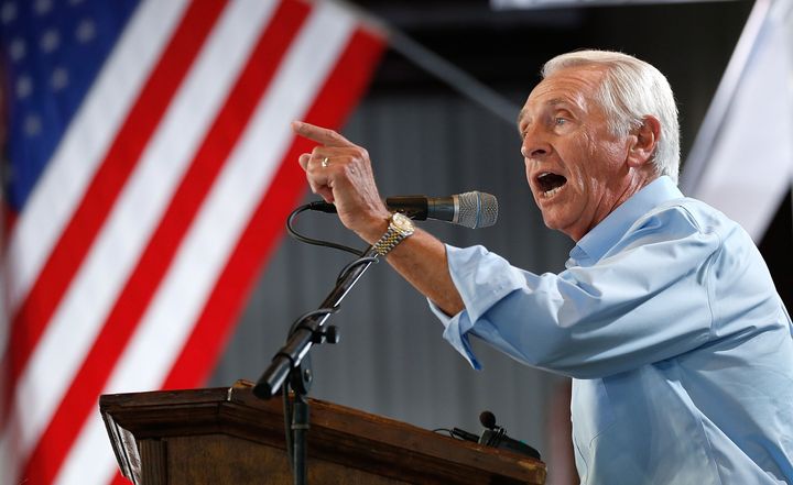 Kentucky Gov. Steve Beshear (D) signed an executive order on Nov. 24 that would automatically restore voting rights to a large number of former felons in the state who have served their sentences.