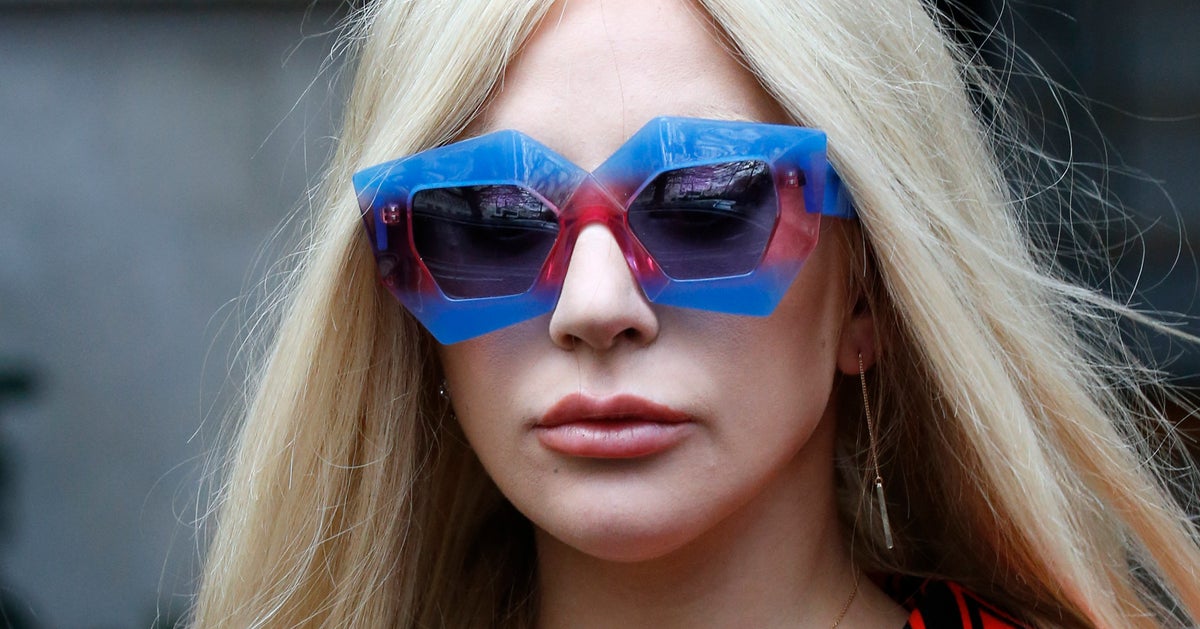 Lady Gaga Is Rocking In Red With A Thigh High Slit | HuffPost Life