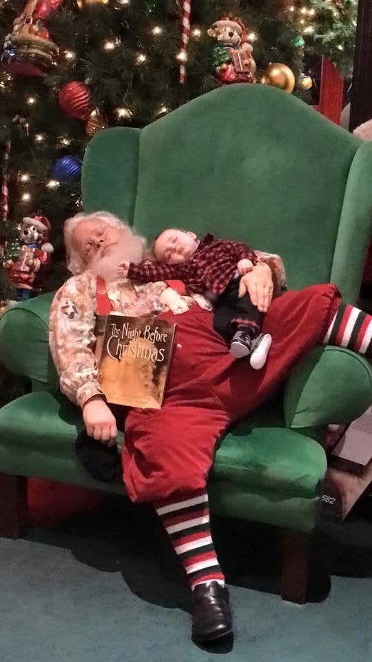 Baby S Sleepy Photo Shoot With Santa Will Melt Your Heart