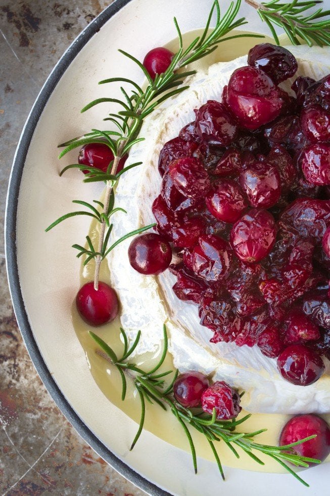 Cranberry Pecan Baked Brie - bell' alimento