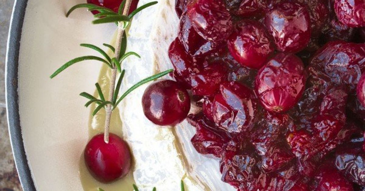 Baked Brie Recipes For Easy (Cheesy) Entertaining
