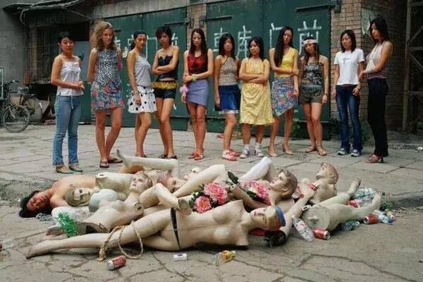 A photo by <a href="http://www.artnet.com/artists/liu-jin/past-auction-results" target="_blank">Liu Jin</a> depicting wo