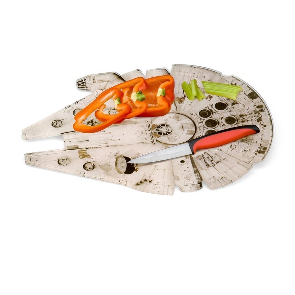 Star Wars Millennium Falcon Chopping Board » Gadget Flow