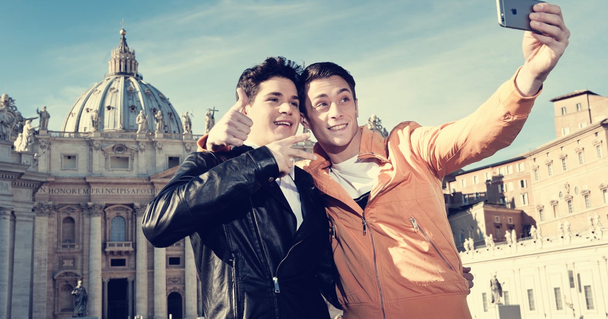 Attention LGBT Travelers: A Queer Version Of Airbnb Is Here | HuffPost ...