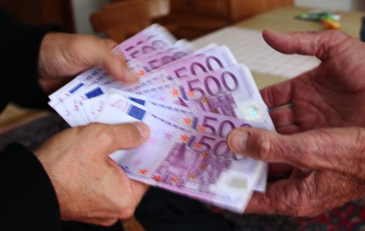 According to Austrian law, people who find over 2,000 euros ($2,170) and bring it to the police's attention can get five percent of the total sum.