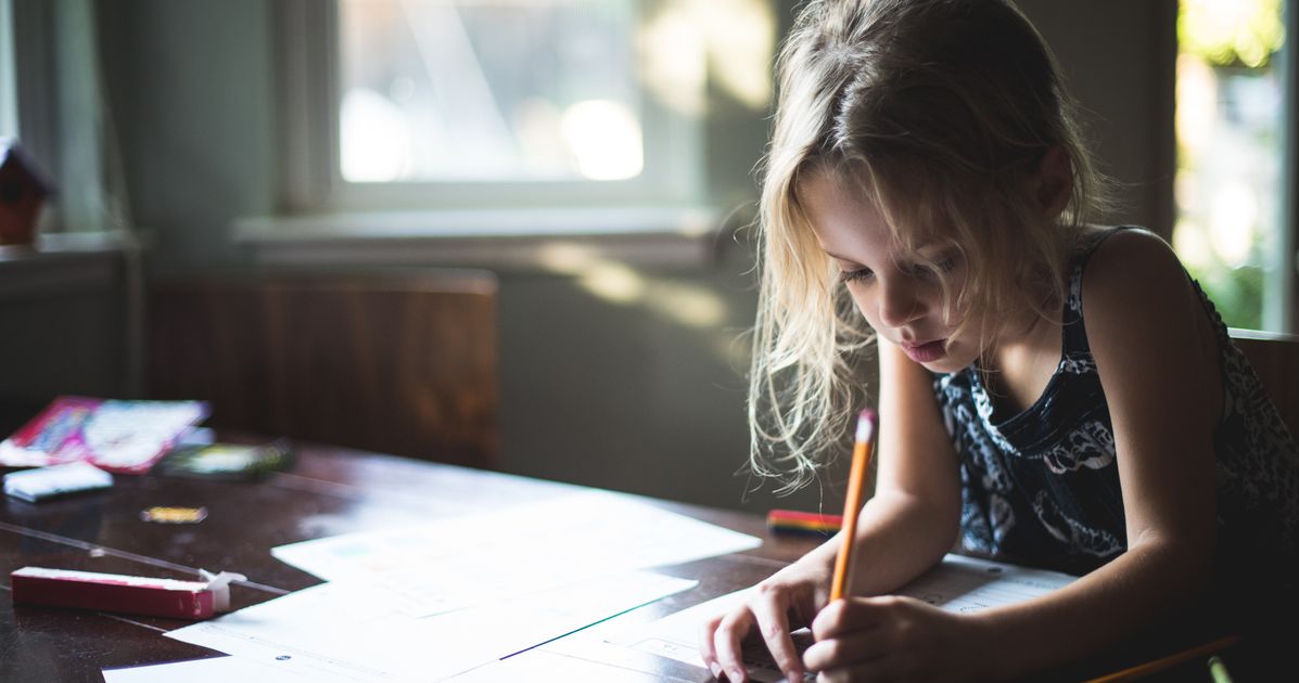 Girls write. Girl writing a Letter. A girl writes a Letter. Girl writes. Фото writing stories.