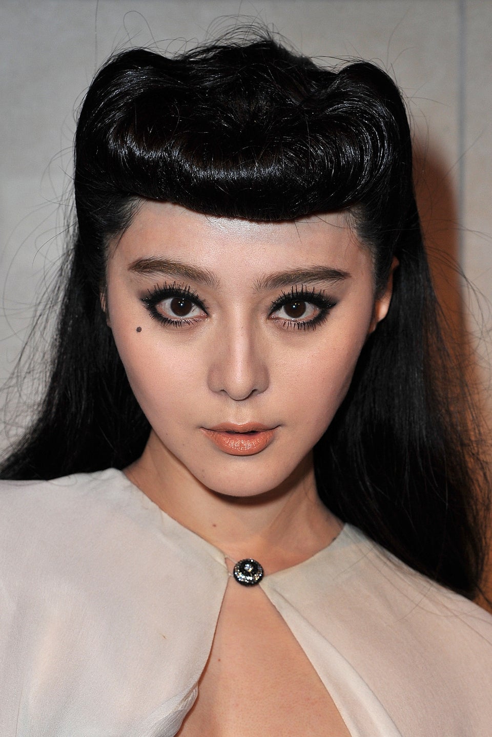 Victory Rolls And The Stars Who Ve Dared To Wear Them Huffpost Life