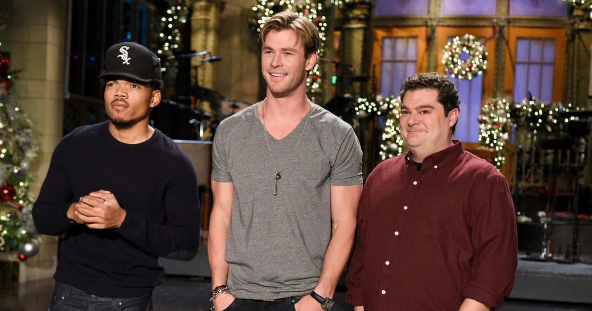 Chris Hemsworth Terrorizes Snl Cast During Opening Monologue Huffpost Entertainment