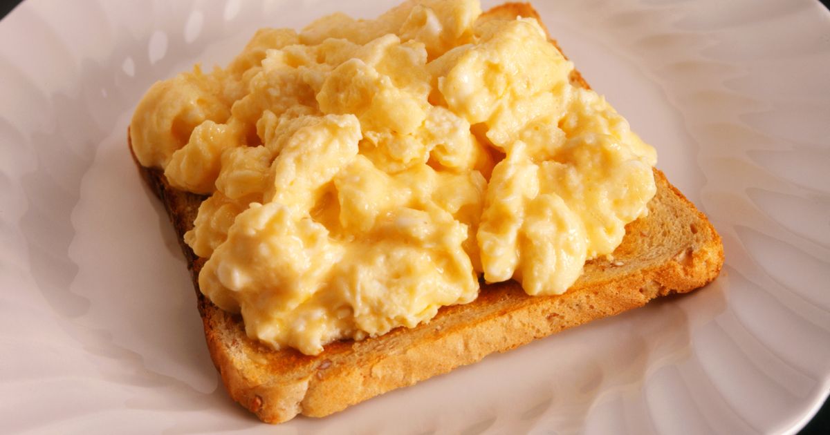 4 Tricks For The Best Scrambled Eggs Of Your Life