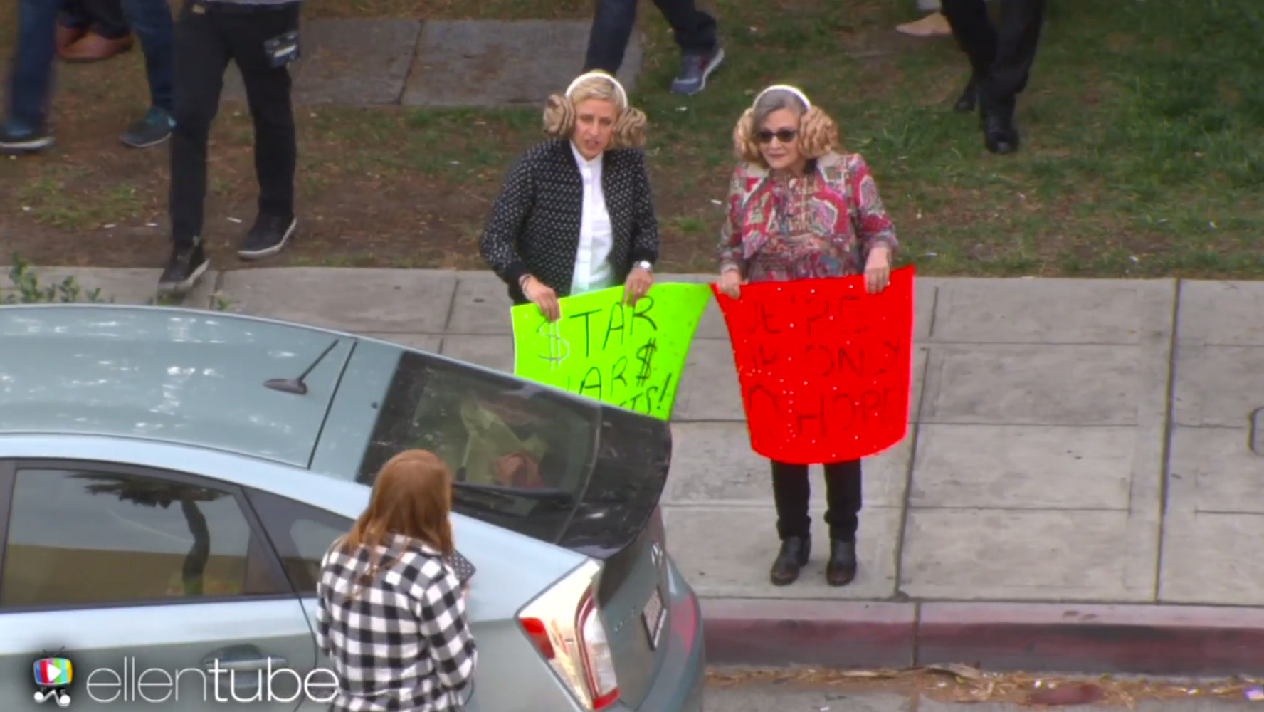 Ellen DeGeneres And Carrie Fisher Sell 'Star Wars' Tickets On The