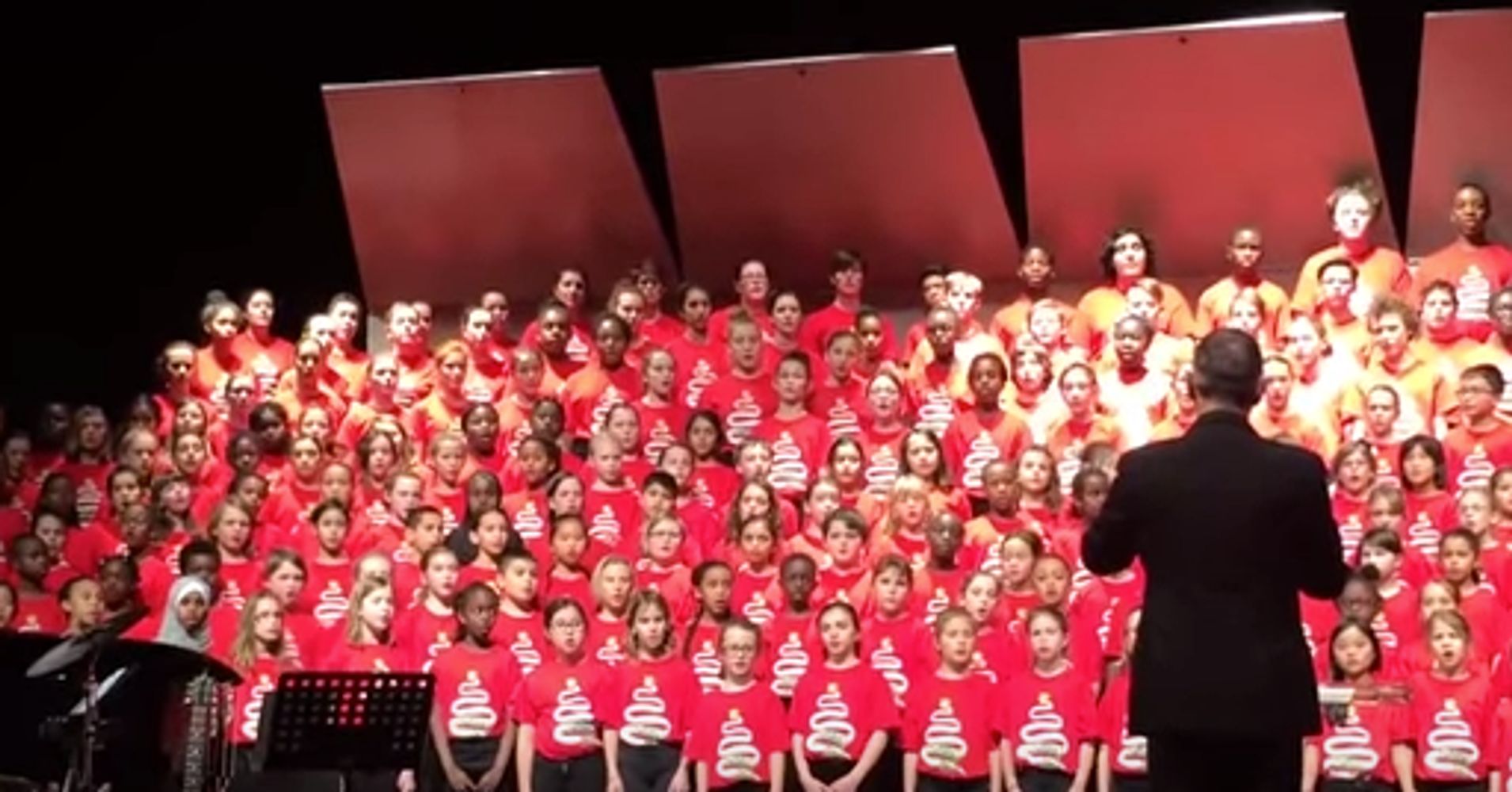 Canadian Children's Choir Welcomes Refugees With Traditional Arabic