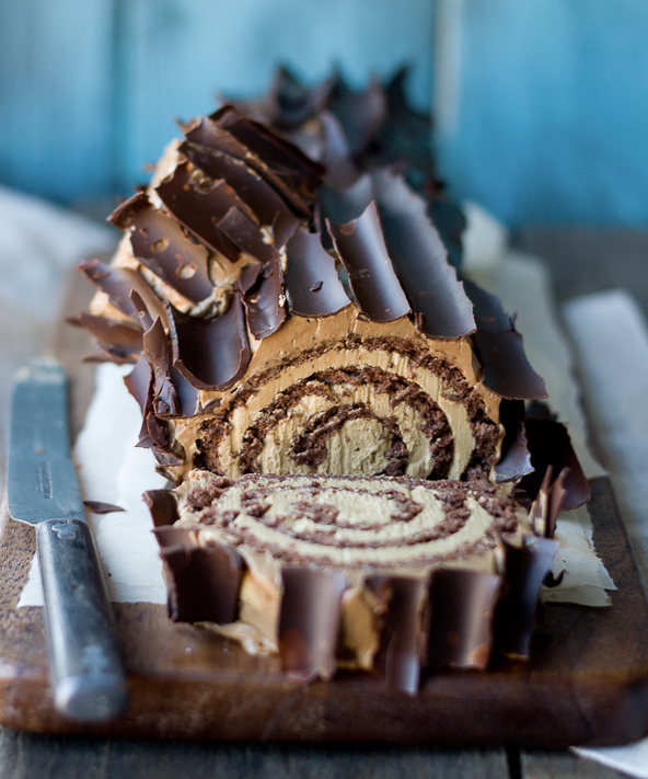 Bûche de Noël (French Yule Log Cake) - International Desserts Blog