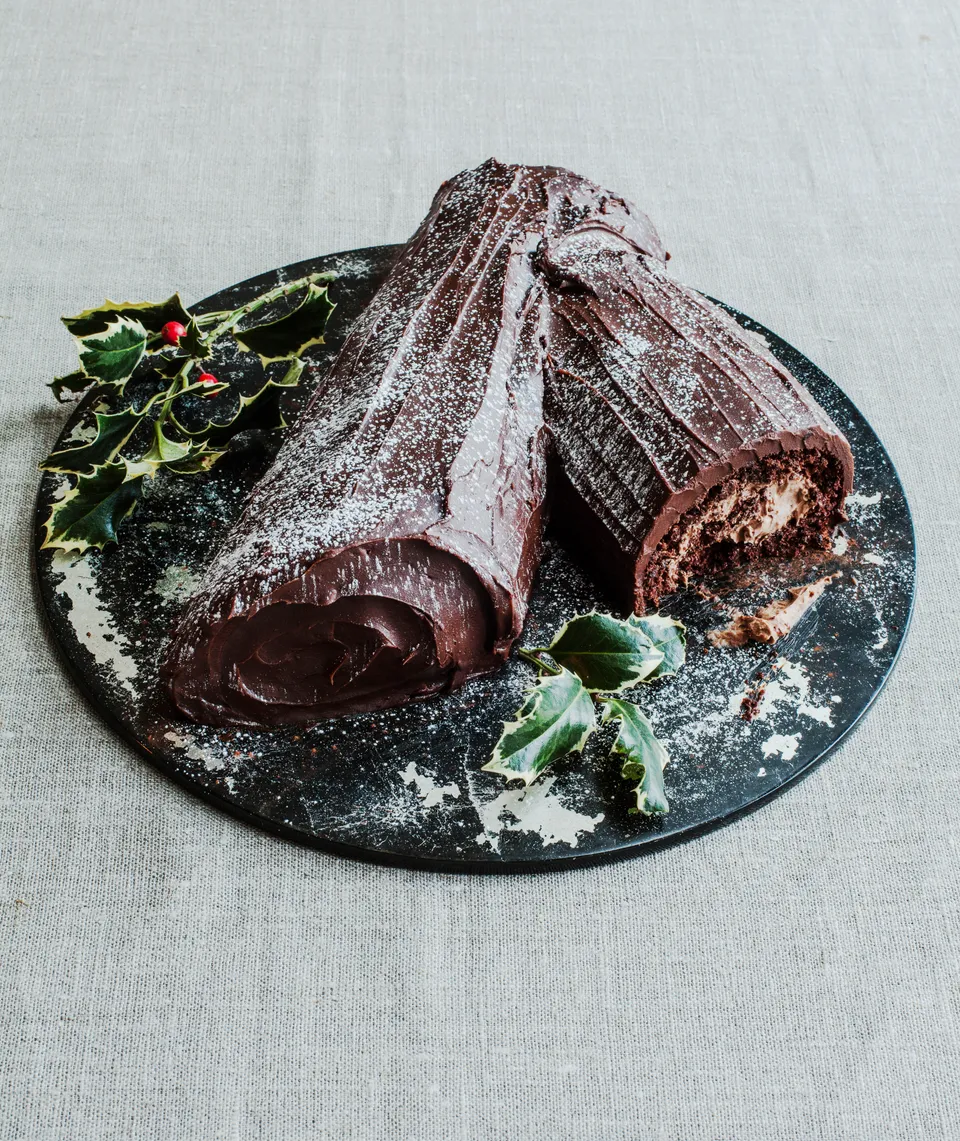 Bûche de Noël (French Yule Log Cake) - International Desserts Blog