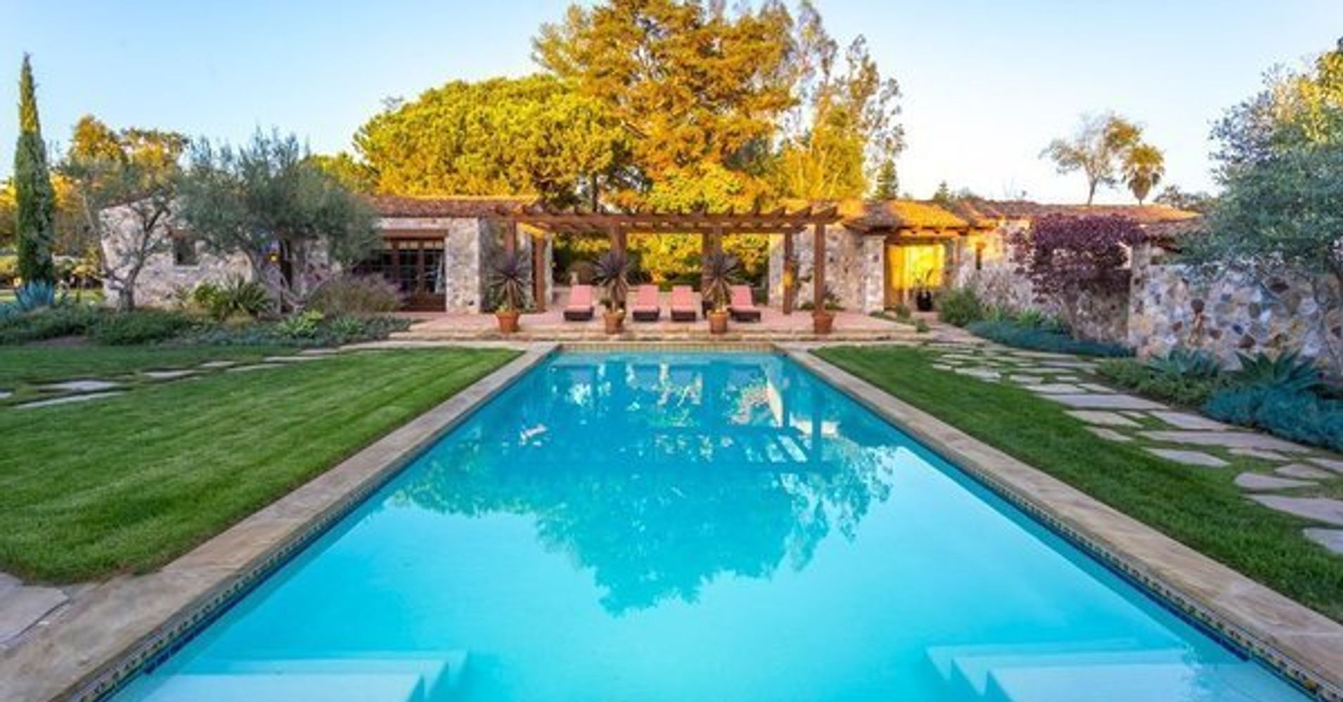 5 Stunning Pools That Have Mansions Attached | HuffPost