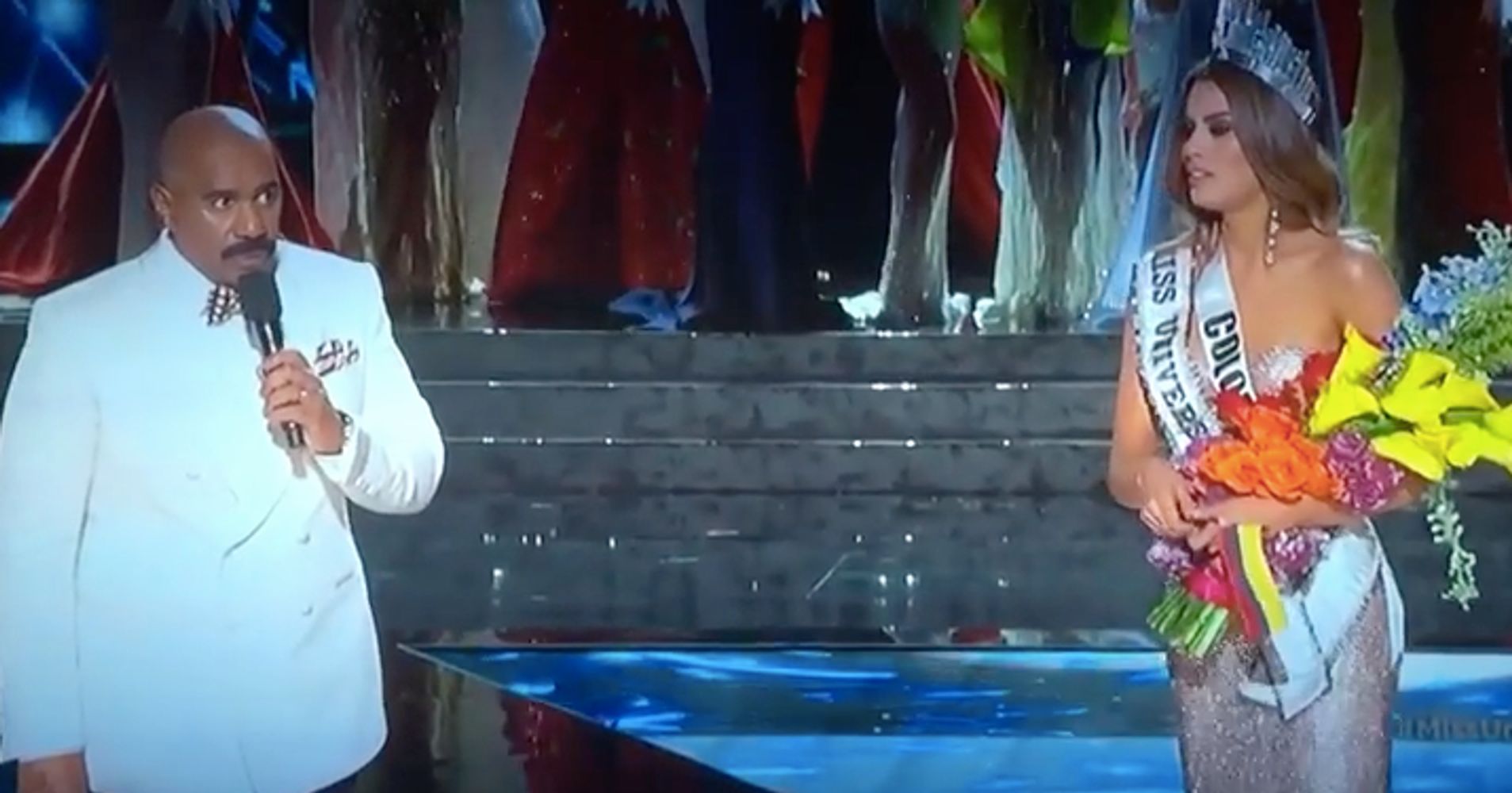 Steve Harvey Crowns The Wrong Miss Universe In Awkward Live Tv Gaffe Huffpost