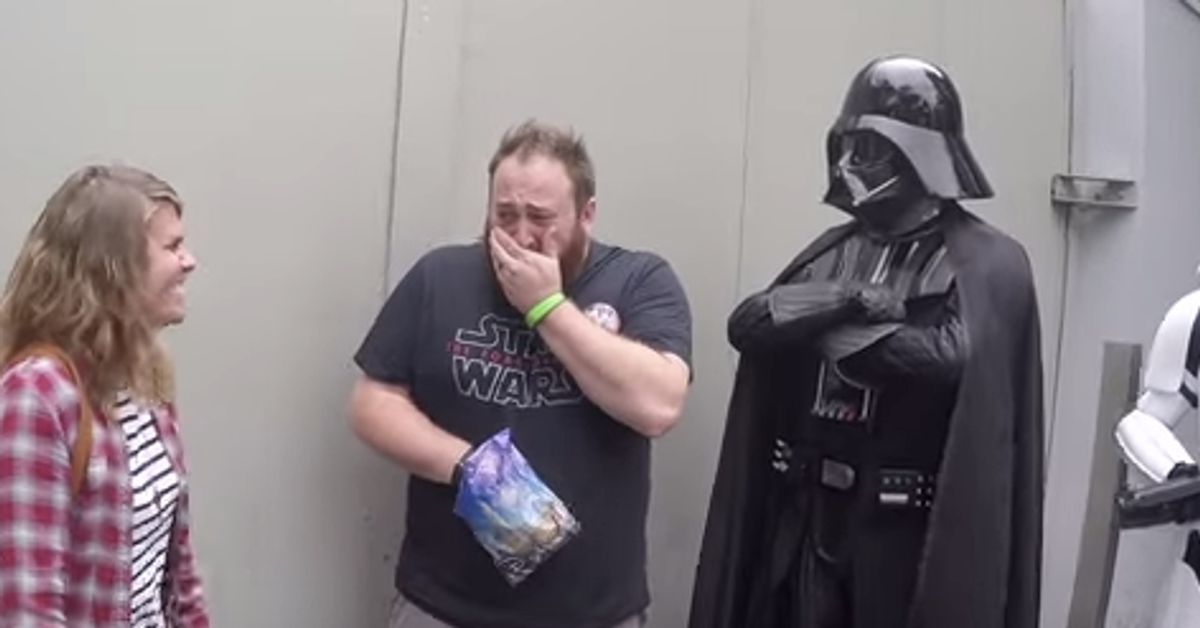 Darth Vader Lends A Hand For An Incredible Pregnancy Announcement