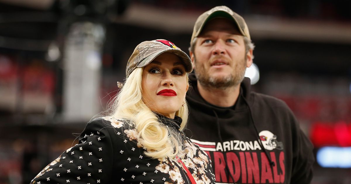 Blake Shelton quote: Anytime that the Arizona Cardinals play football, I  scream at