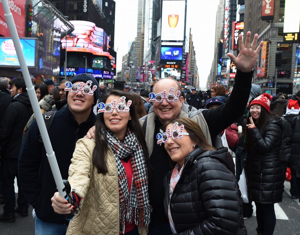 Muslims Use New Year's Eve In Times Square To Stand Against Extremism ...