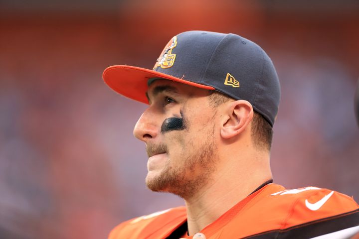 Cleveland Browns quarterback Johnny Manziel was reportedly in Las Vegas this past weekend, trying to hide his identity by wearing a costume.