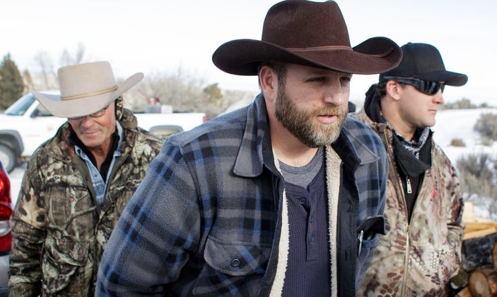 Ammon Bundy makes his way from the entrance of the Malheur National Wildlife Refuge Headquarters in Burns, Oregon on January 6, 2016. Bundy is a leader of the militia occupying the federal building.