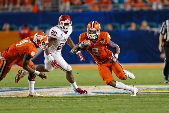 Tigers running back Wayne Gallman put up nearly 1,500 yards rushing to go along with 12 touchdowns on the ground.