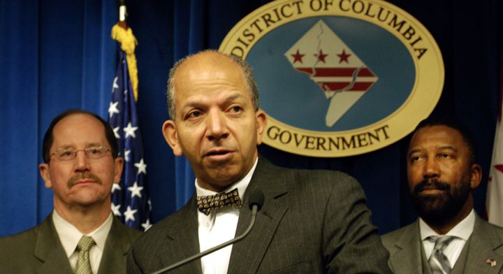 Then-Mayor Anthony Williams discusses high lead levels in Washington's water at a February 2004 press conference. 