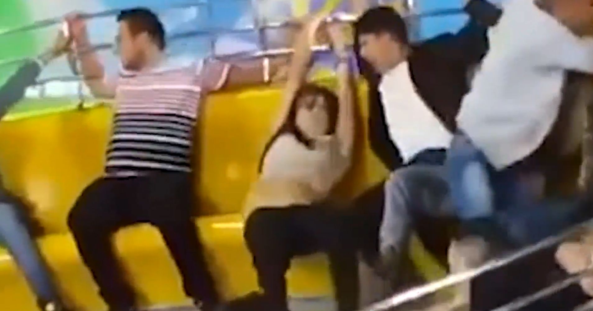 Woman Loses Pants On Carnival Ride Huffpost 