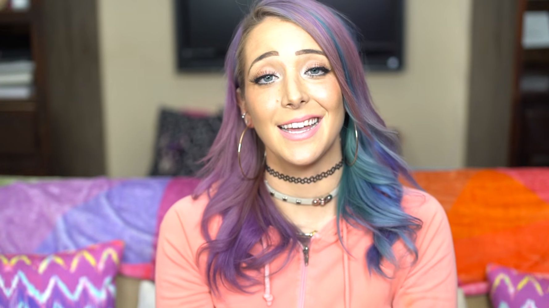 Jenna Marbles Busts Out A 5-Minute String Of Solid Dad Jokes.