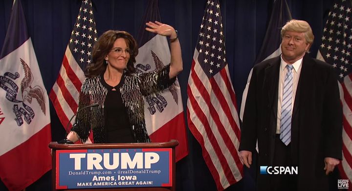 Tina Fey spoofs Sarah Palin's Trump endorsement during this weekend's "SNL" cold open.