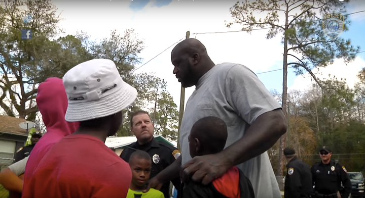 When they were finished, O'Neal huddled the kids together and offered them some life advice.