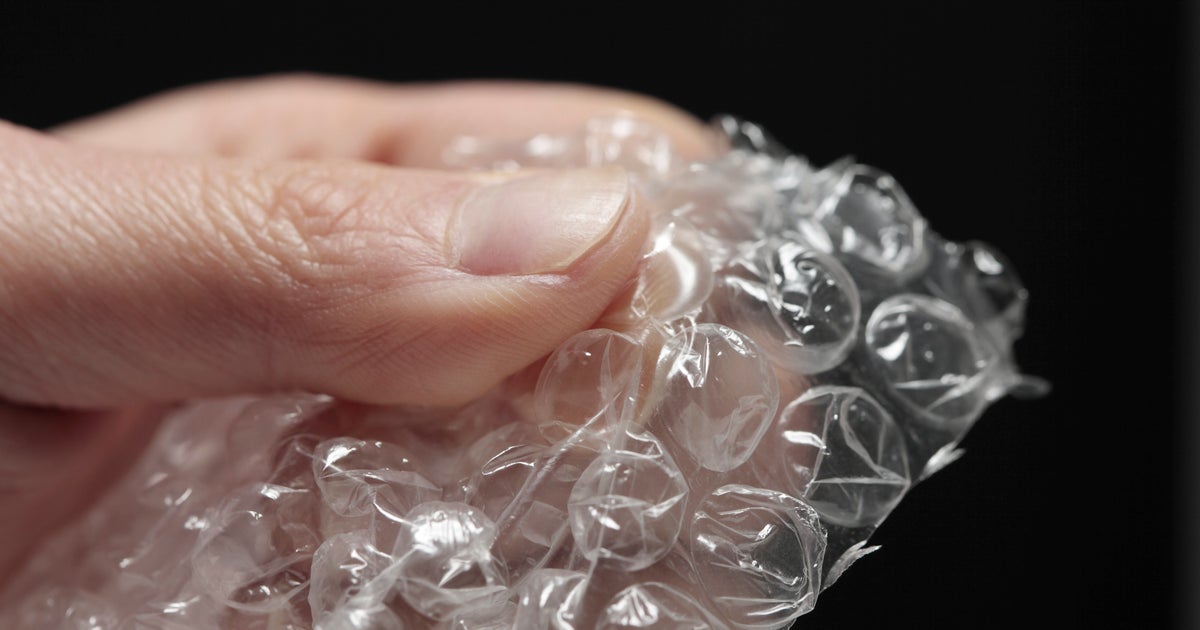 Turns Out Bubble Wrap Was Originally Meant To Be Wallpaper HuffPost Life