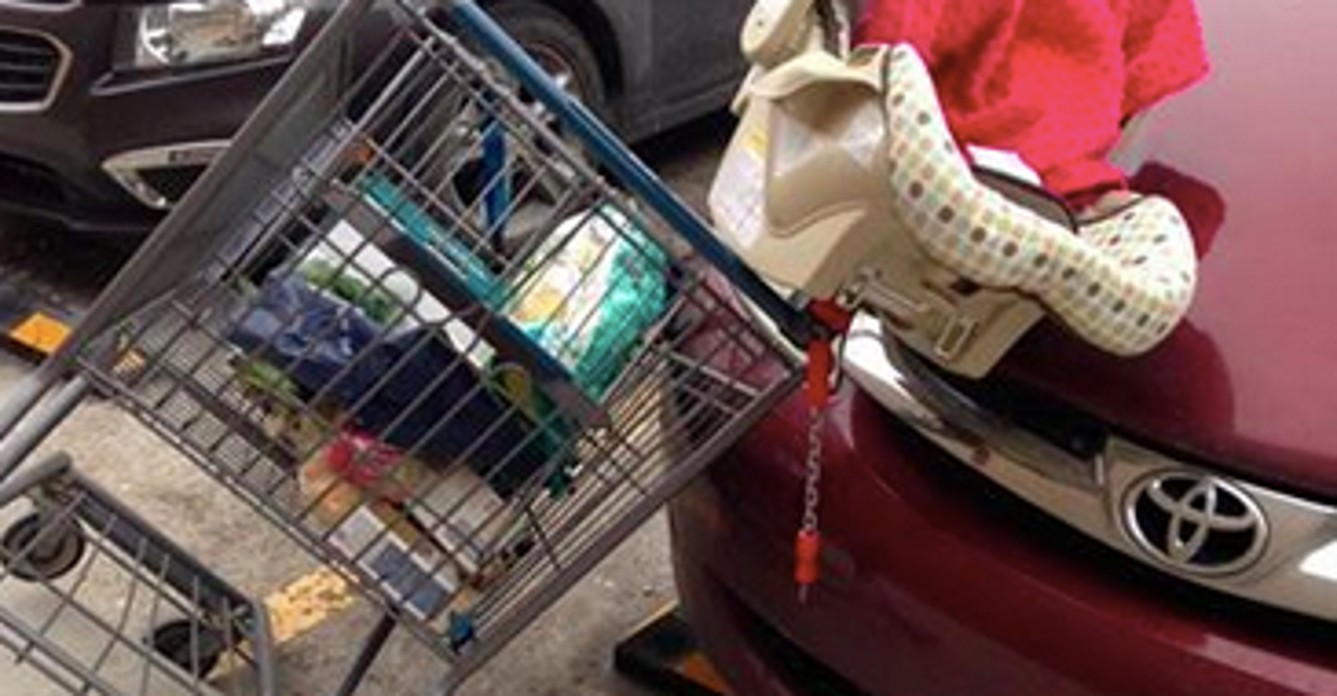 This Photo Is A Warning To Parents About Car Seats And Shopping Carts