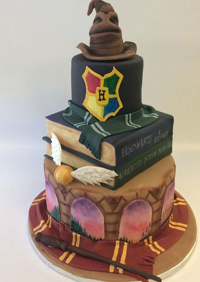 Cake decorator Caitlyn Clausen made this cake for her town's annual Harry Potter festival.