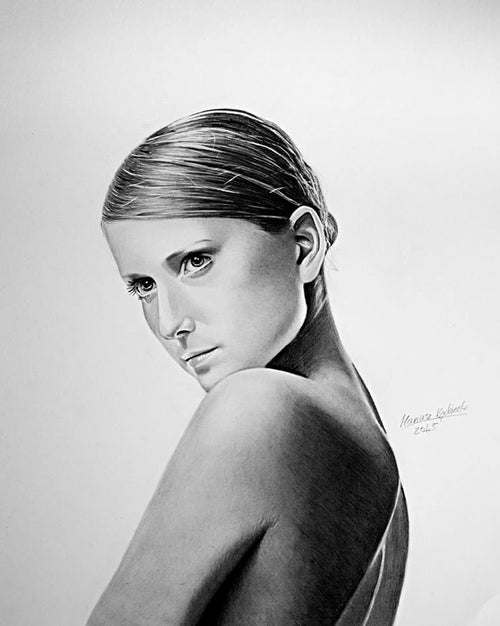 手がなくても、絵は描ける」ある芸術家が描く、超精細な肖像画（画像集