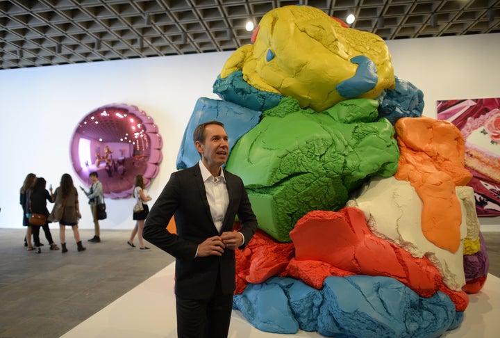 ...look a lot like this Jeff Koons sculpture. 