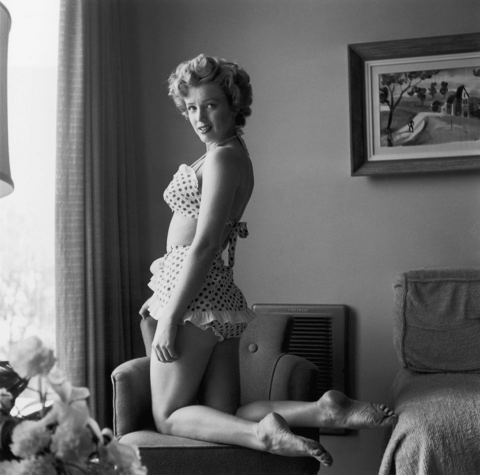 A Visual History Of Marilyn Monroe As A Pin Up Icon Huffpost Entertainment 7263