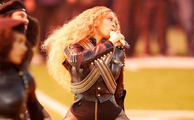 Beyonce Paid Subtle Homage To Michael Jackson During The Super Bowl Huffpost
