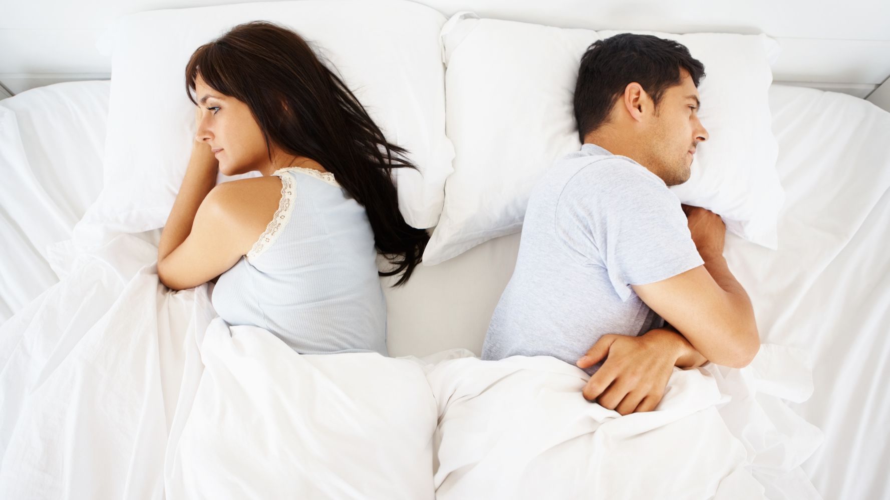 More Us Couples Are Choosing To Sleep In Separate Beds Huffpost Life 
