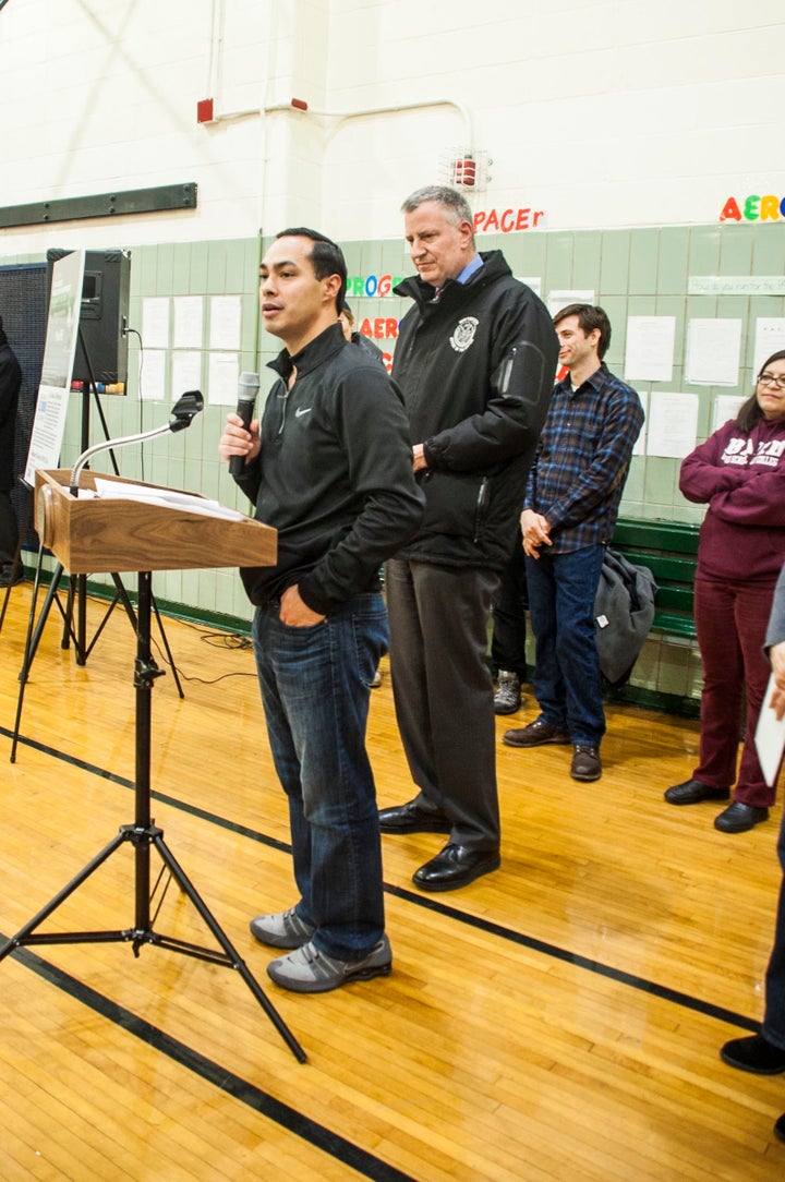 U.S. housing secretary Julian Castro and Mayor Bill de Blasio spoke to volunteers at a HOPE count training site, P.S. 116 in