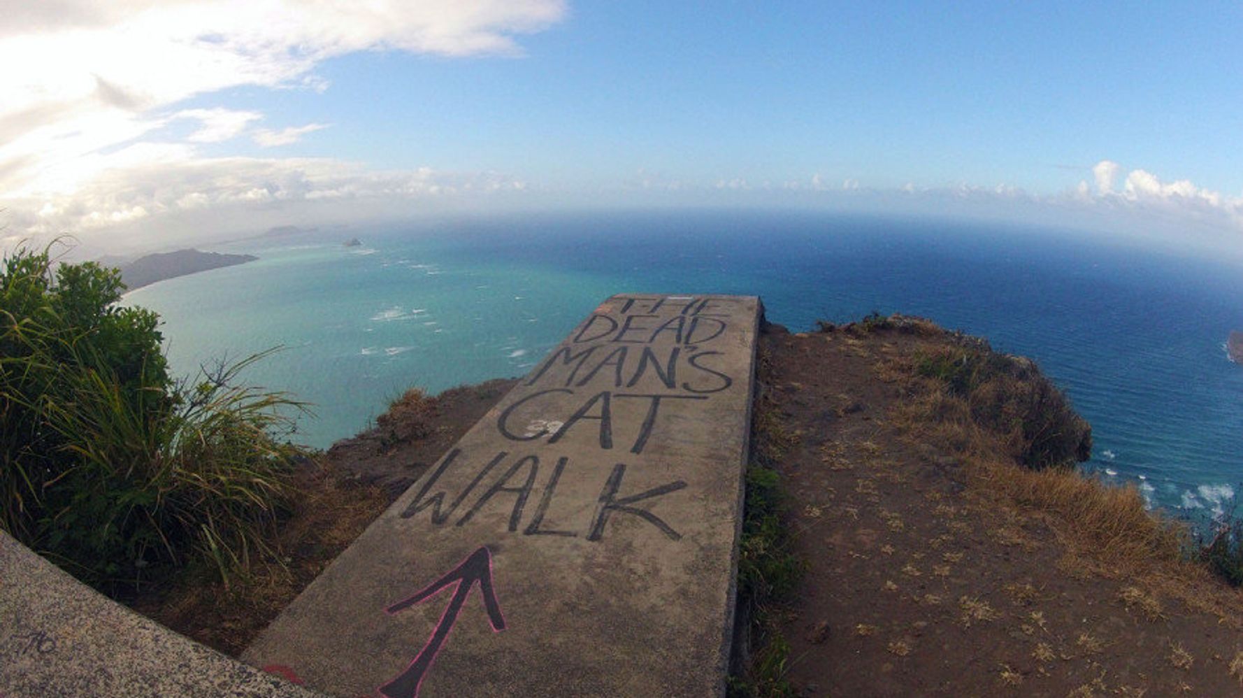 Sump høj Fordeling The End Is Near For Hawaii's Illegal 'Dead Man's Catwalk' Hike | HuffPost  Life