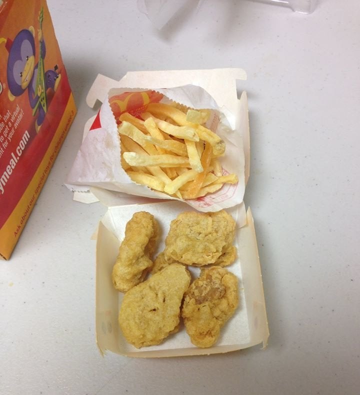 The 6-piece McNuggets and fries look <a href="https://www.yahoo.com/food/woman-keeps-mcdonalds-happy-meal-untouched-for-132942288.html" target="_blank">strikingly similar</a> to a freshly purchased batch. 