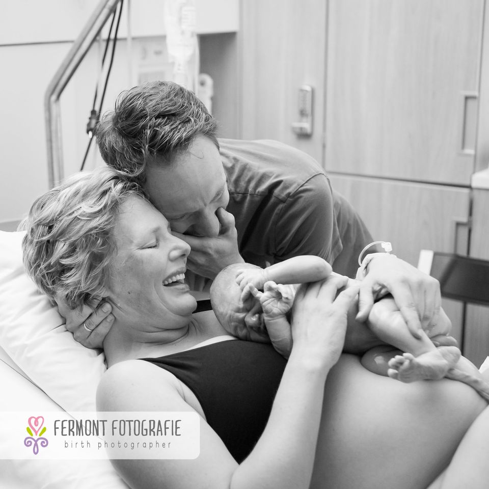 Emotional Photos Of Meeting Their For The First Time | HuffPost Life